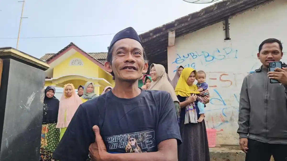 Penjual Es Teh Viral yang Diolok Gus Miftah Ditawari Ibadah Umroh Gratis