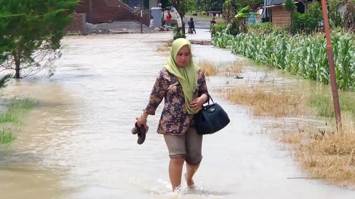 Hotline Semarang: Jalan Depan Aparel Selalu Tergenang Pak Mohon Ditindak Lanjuti