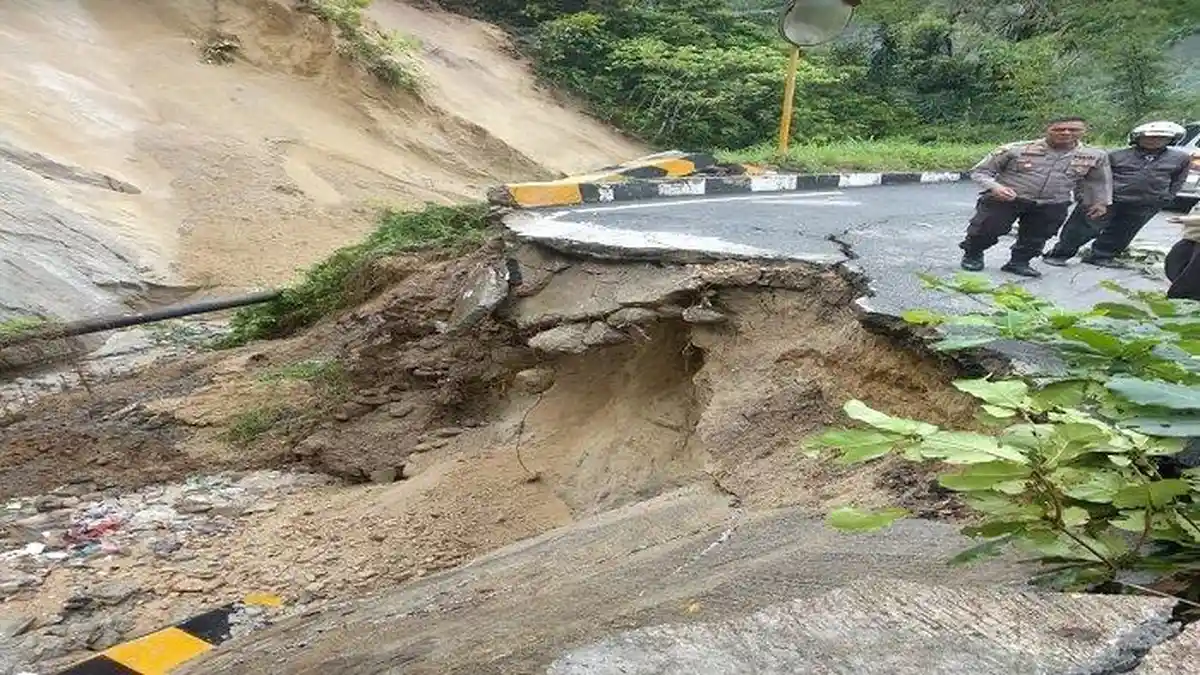 4 Daerah di Sumbar Diguyur Hujan Deras, Bencana Banjir dan Longsor Mengintai