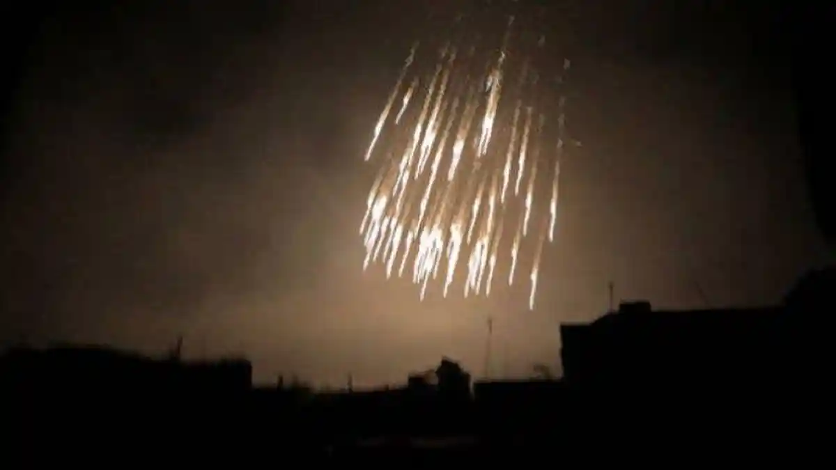 Apa itu Bom Fosfor dan Dampak Buruknya Bagi Kesehatan Serta Lingkungan