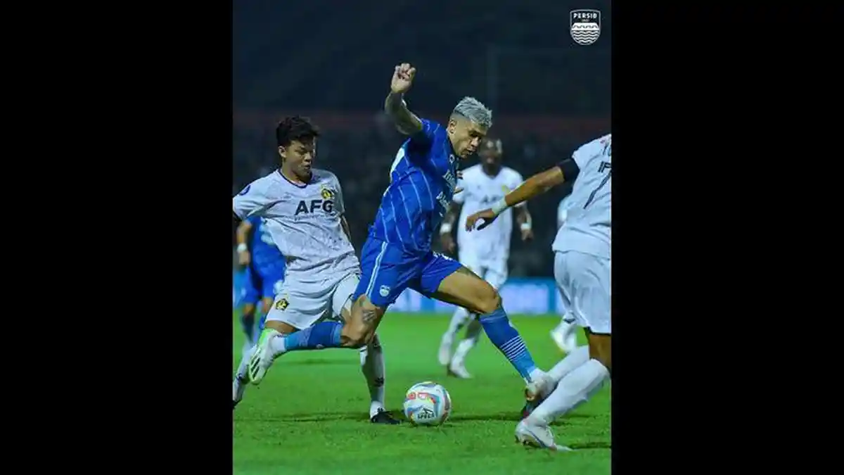 Persib Menang 2-1 Atas Persik Kediri, Ini Komentar Yaya Sunarya dan Marcelo Rospide