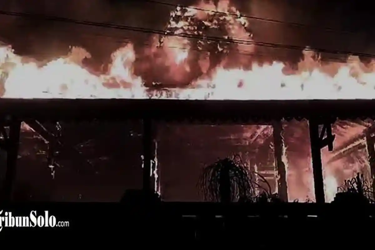 Kebakaran Joglo Milik Anggota DPRD Sragen Jateng, Dikabari Tukang Pijat, Sempat Dikira Lampu Ari-ari