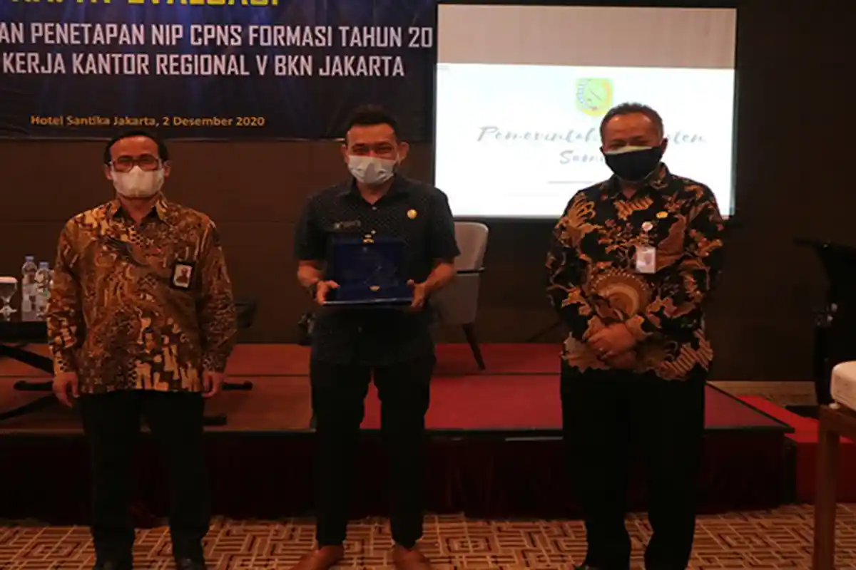 Terima Penghargaan dari BKN, Ini Komitmen BKPSDMAD Sambas