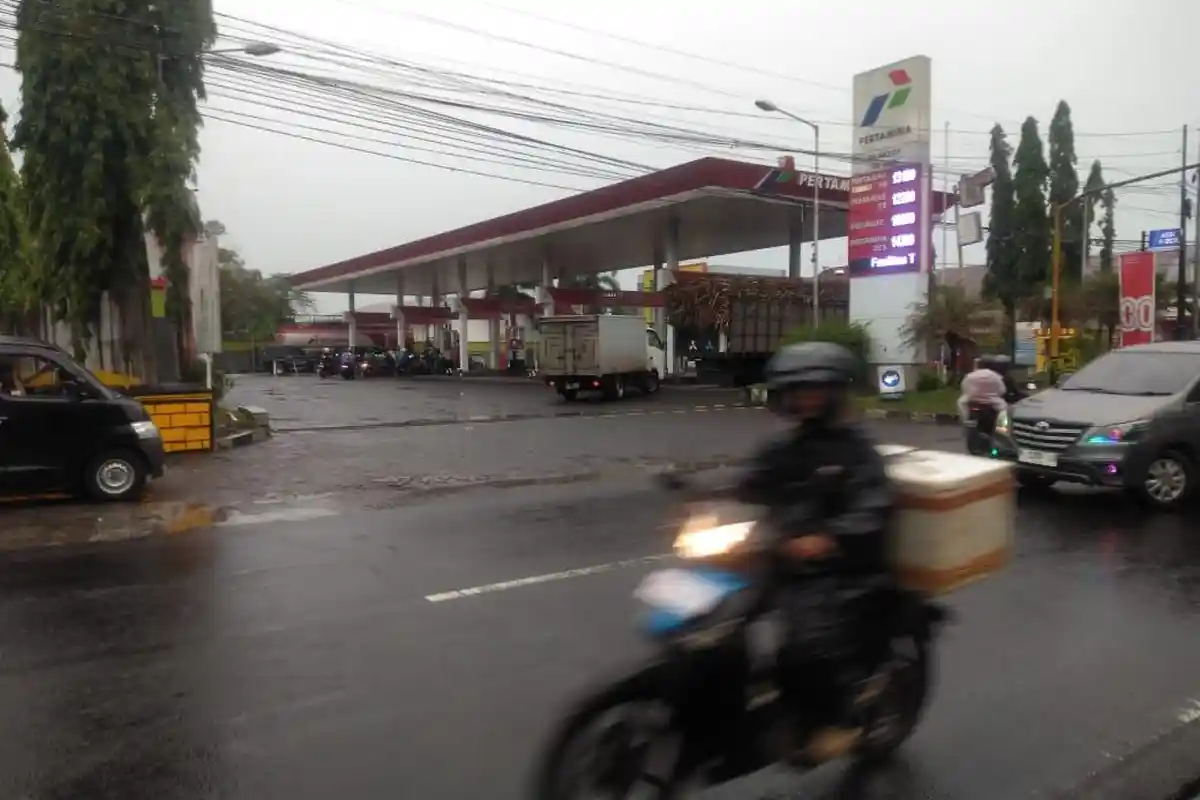 Takut Motor Brebet Banyak Pengendara Beralih ke Pertamax, Pertamina Kirim 40 Kiloliter ke Bondowoso