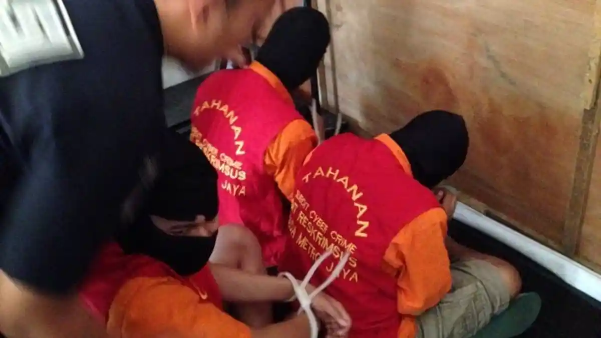 Warga Pergoki Dua Pria Berhubungan Intim di Tempat Suci, Ada Kondom dan Minyak Pelicin