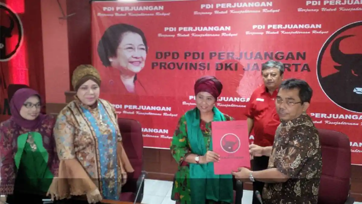 Tokoh NU Antar Bacagub Luluk Nur Hamidah Mendaftar ke PDIP