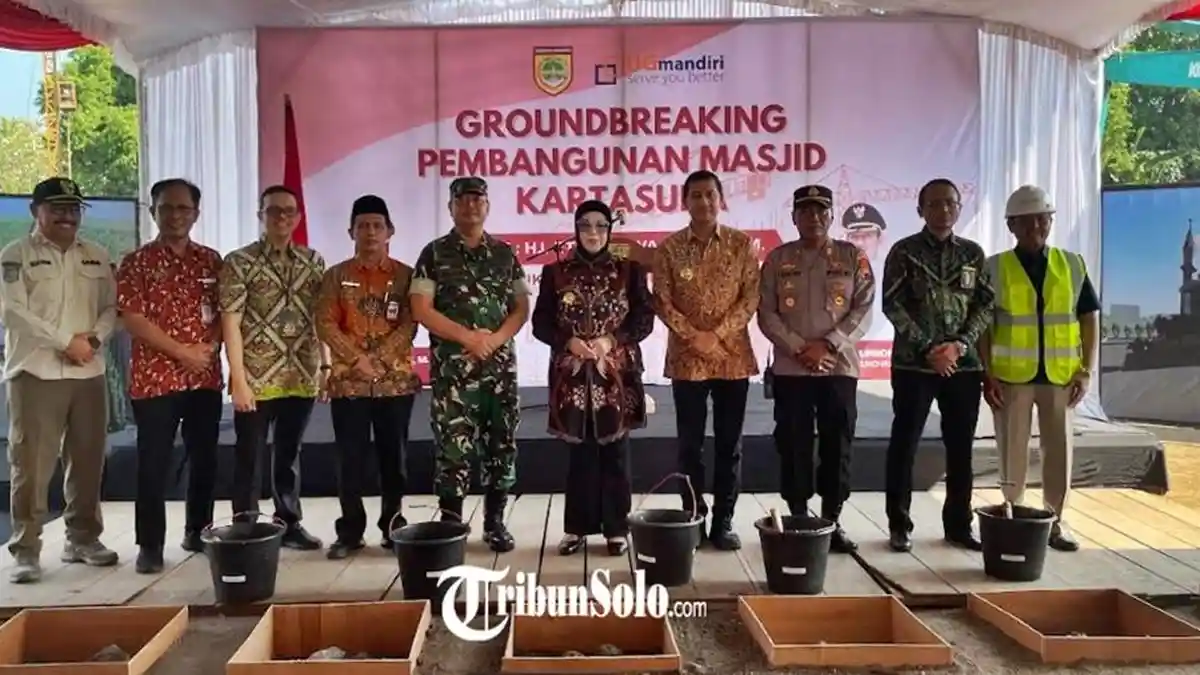 Pembangunan Masjid Kartasura Sukoharjo Dimulai, Bupati Etik Harap Bisa Jadi Pusat Kegiatan Umat