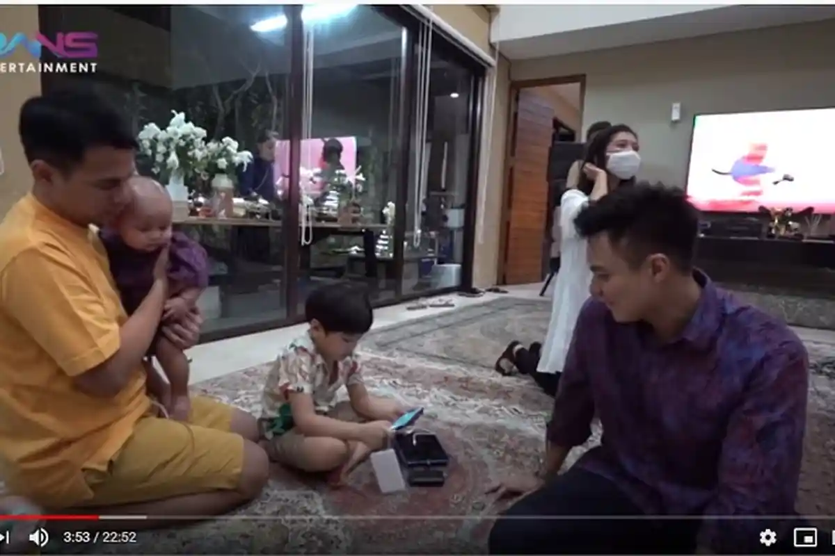 Rafathar Keukeuh Ogah Sungkem dengan Baim Wong, Raffi Ahmad Geram: Handphone-nya Papah Banting Ya?