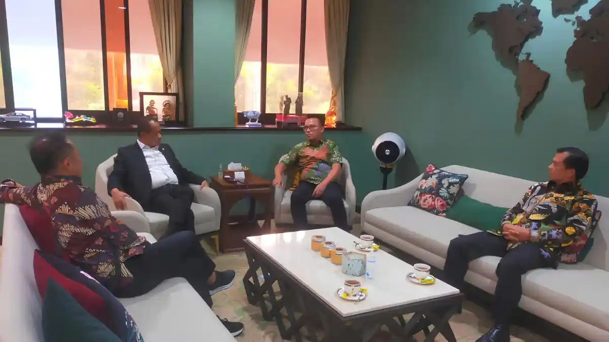 Bupati Delis Julkarson Hehi Ajak Menteri Investasi ke Morowali Utara