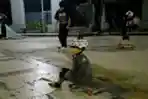 Berlatih Skateboard di Malam Ramadan