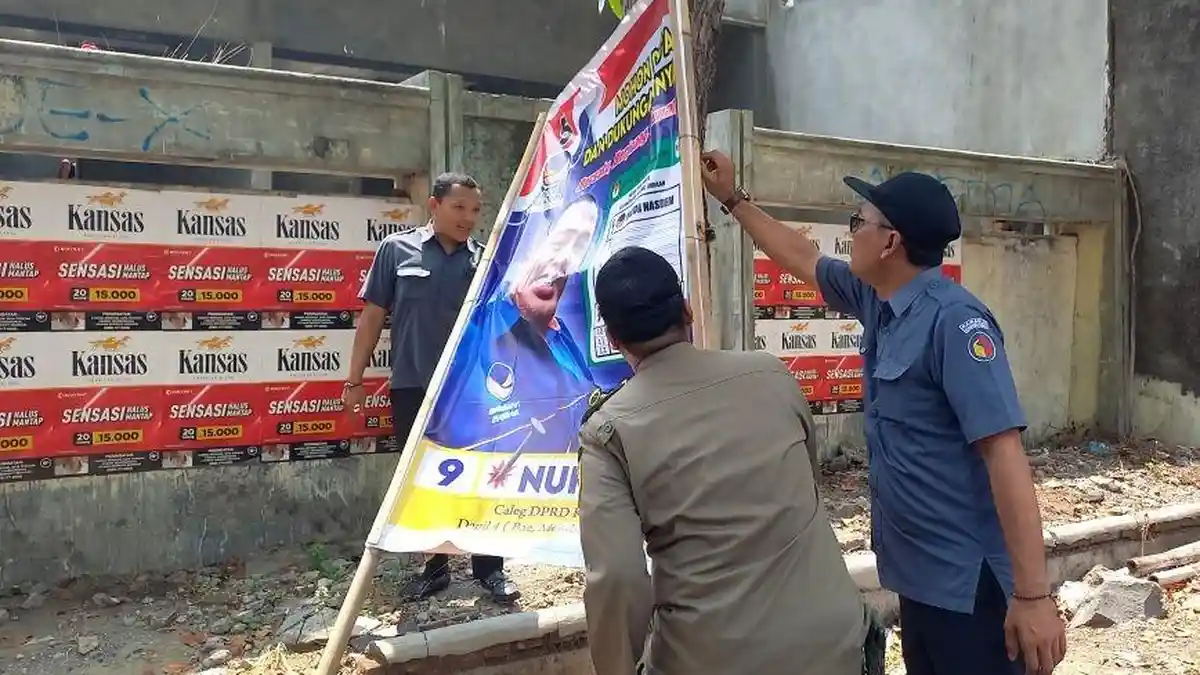 Bawaslu Kudus Preteli Baliho dan APK Caleg, Mengapa Milik Bakal Capres-Cawapres Tak Tersentuh?