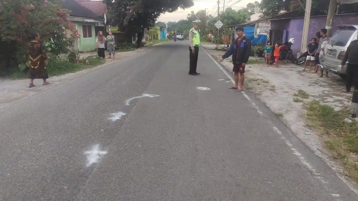 Tabrakan Sepeda Motor di Simalungun, Polsek Tanah Jawa Bantu Evakuasi dan Olah TKP Kecelakaan