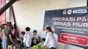 PD-Pasar-Manado-berkerja-sama-dengan-Perum-Bulog-mengadakan-operasi-pasar-beras-murah0.jpg