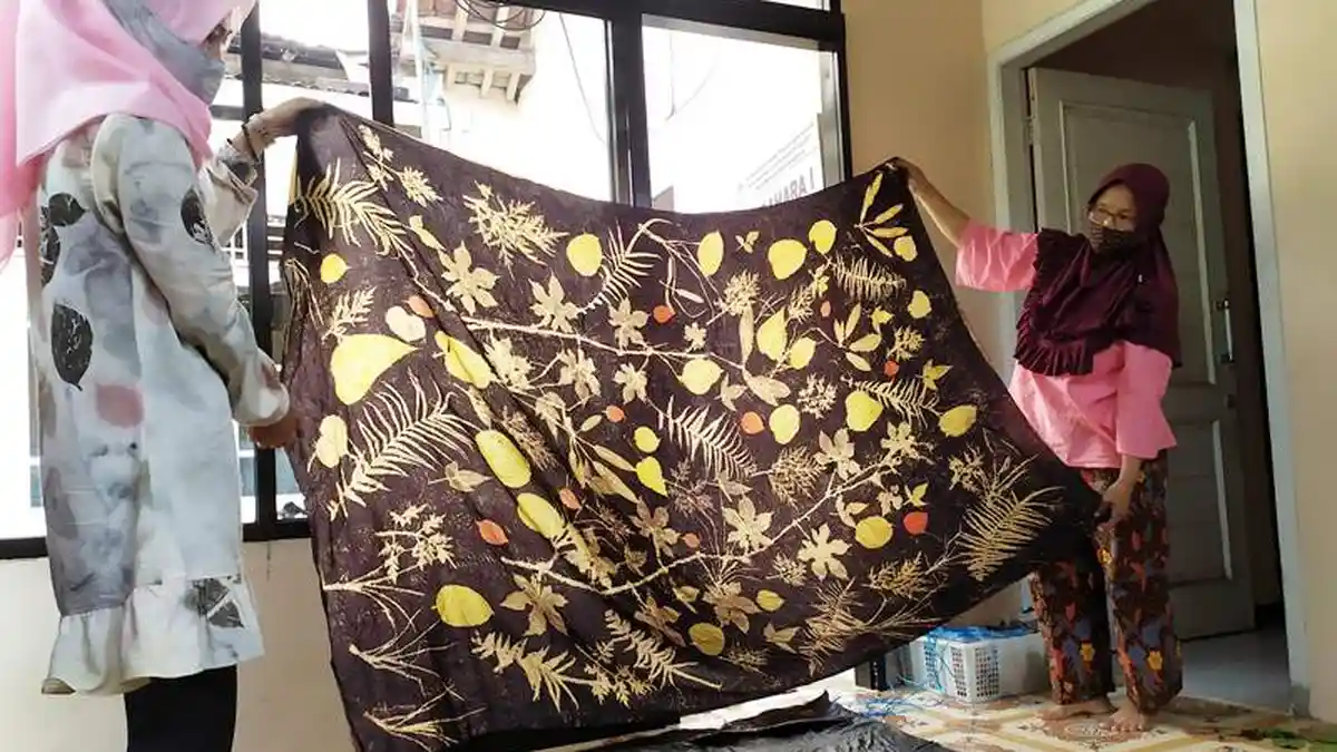 Beruangkali Gagal, Kain Ecoprint Buatan Sugiharti Kini Hasilkan Omset Puluhan Juta