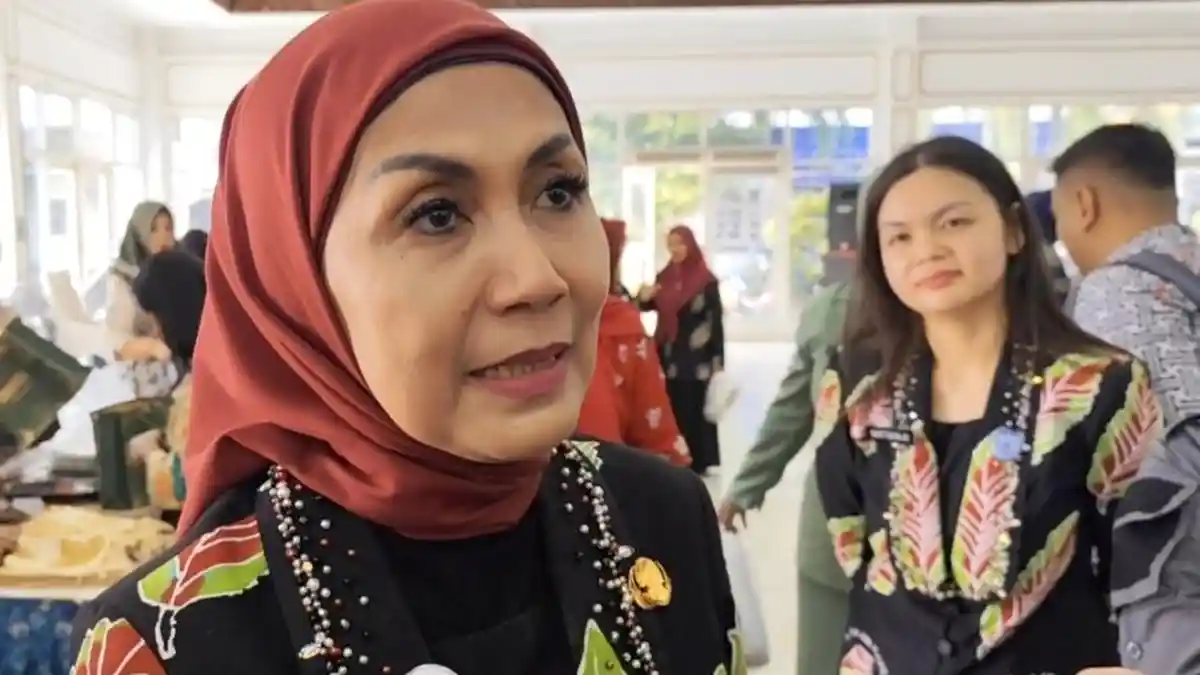 Sekolah Gratis Picu Kekhawatiran Upah Guru Swasta di Kendal, Bupati Tika: Kami Kaji Dulu