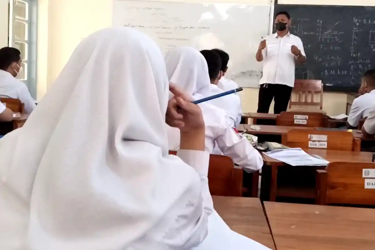 Lama Tak Masuk Sekolah, Siswa SMA di Tulungagung Merasa Senang Saat Mulai Pembelajaran Tatap Muka