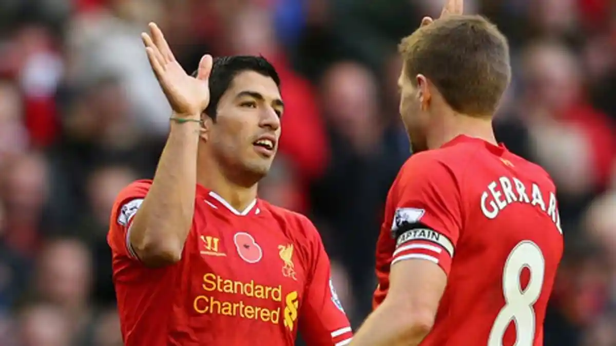 Suarez Curhat kepada Gerrard Berjam-jam