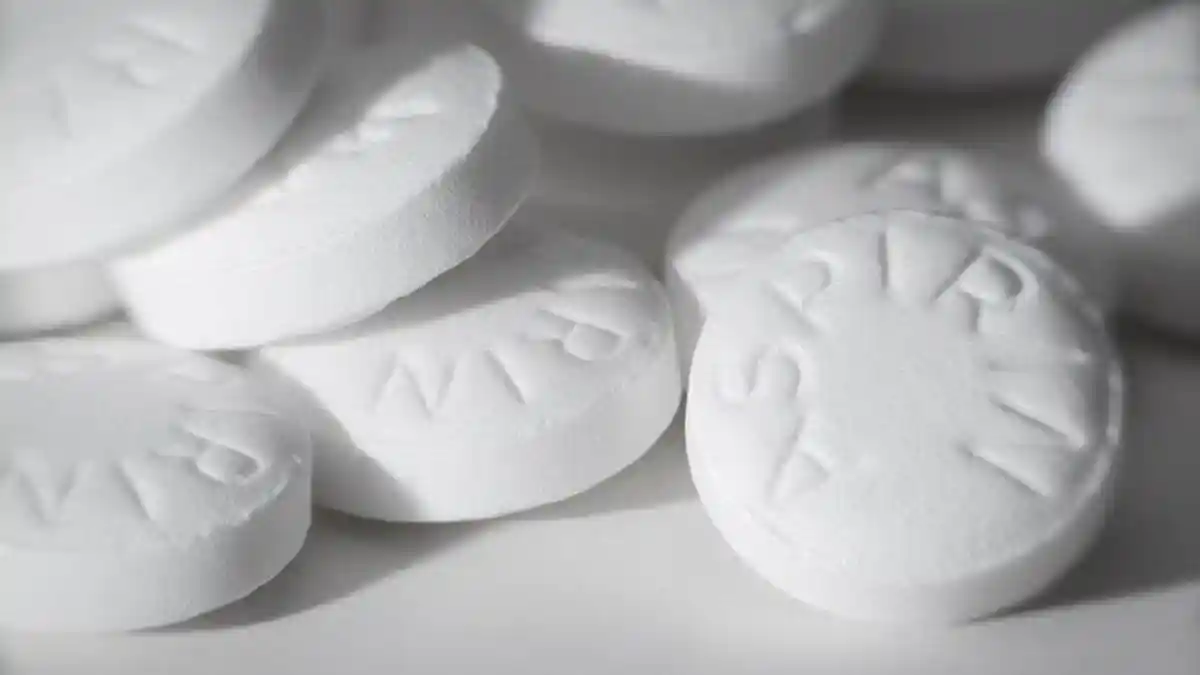 Cukup Gunakan Aspirin, Noda Pakaian Akan Hilang