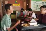 Asyiknya Main ke Dapur Literasi Sambeng Lamongan, Ada Sate Klatak, Tongseng dan Tengkleng Kambing
