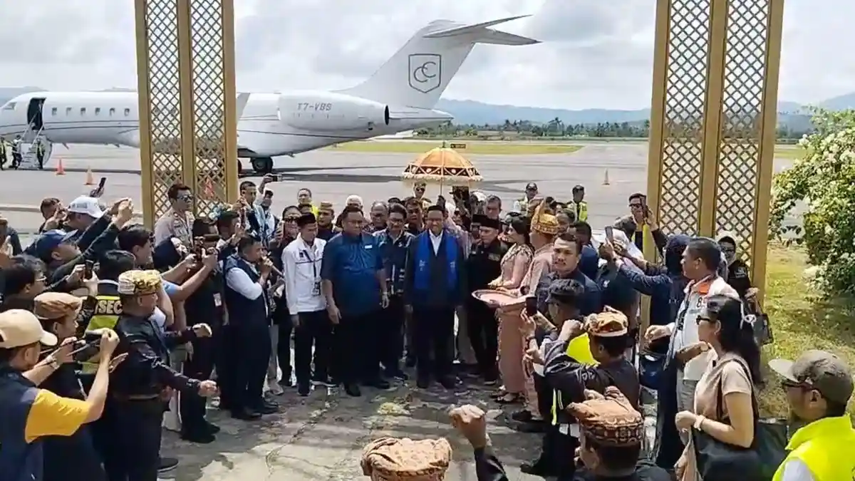 Anies Baswedan Tiba di Gorontalo Pakai Jet Pribadi, Disambut Langga dan Mopotilolo
