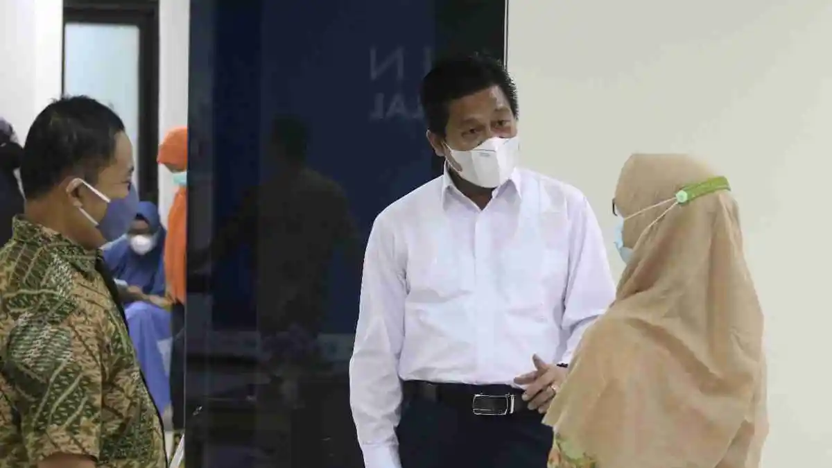 Mantapkan Kampus Sehat, 300 Dosen dan Karyawan UMP Purwokerto Divaksin