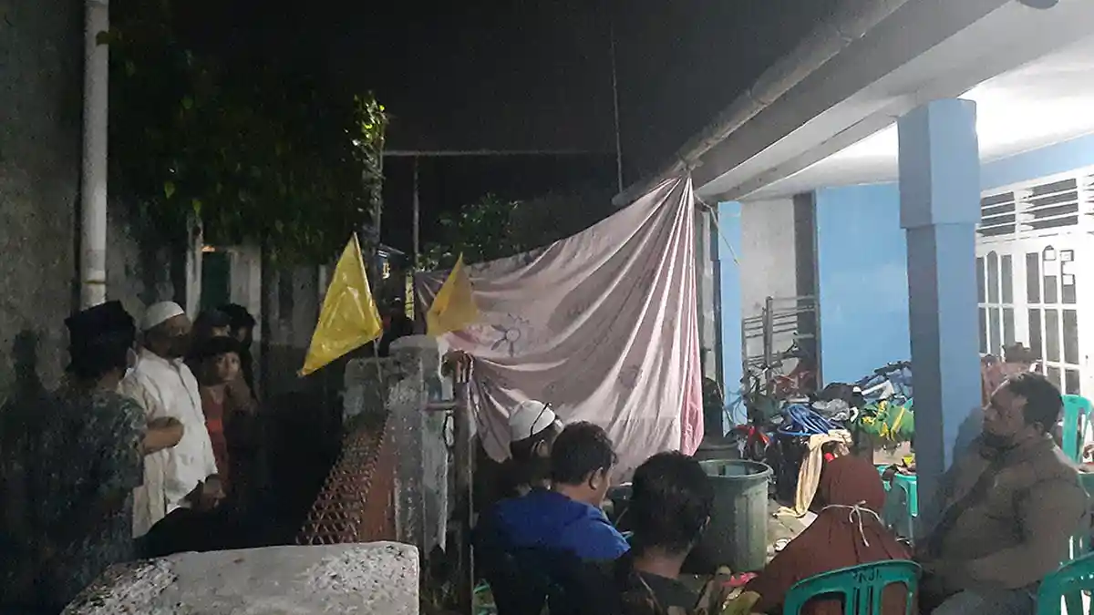 Rayhan Jadi Korban Insiden Mobil Elf Terjun ke Jurang di Karawang, Begini Suasana Rumah Duka