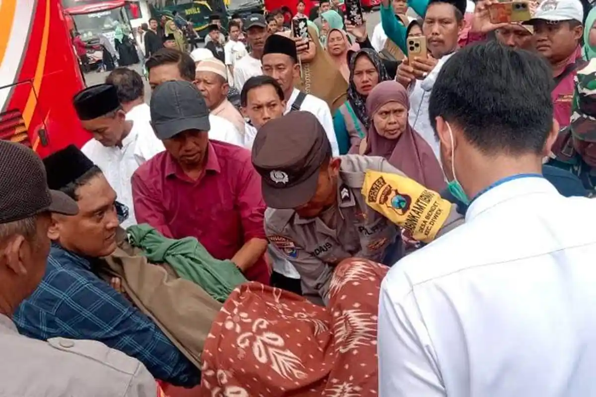 Warga Gresik Meninggal Mendadak di Bus saat akan Ziarah ke Makam Gus Dur