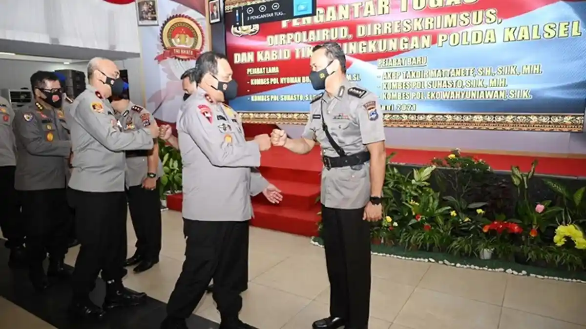 Tiga Pejabat Polda Kalsel Langsung Tandatangani Pakta Integritas