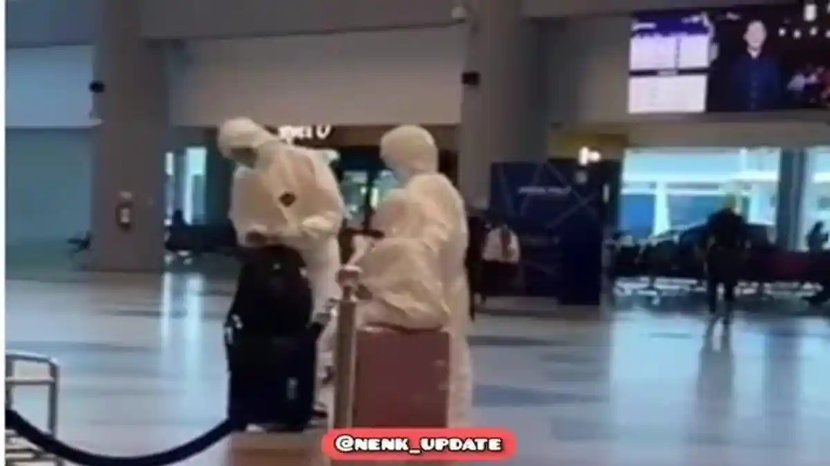 Viral, Video Orang Gunakan Baju APD Saat Datangi Counter Check In di Bandara SMB II Palembang