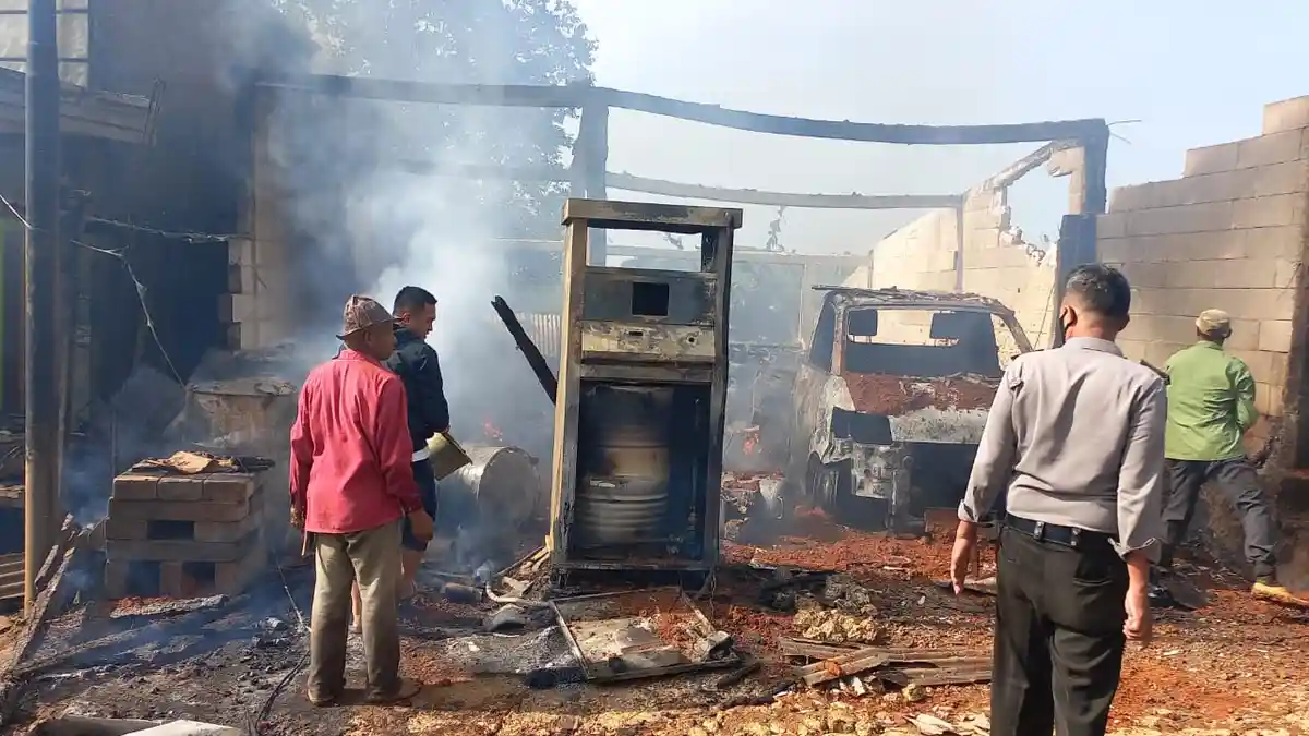 Sukandar Terbakar dalam Kebakaran Kios Bensin di Sukabumi Tadi Pagi