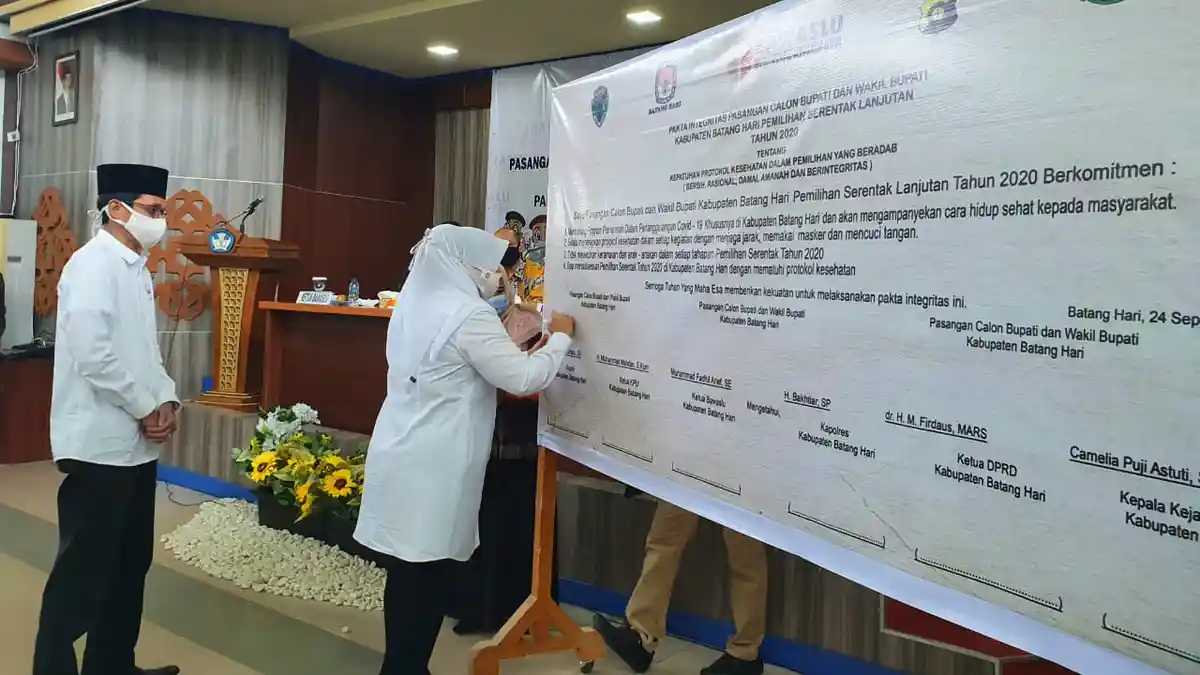 Pilkada Batanghari di Masa Pandemi, Tiga Paslon Diminta Komitmen Terapkan Protokol Kesehatan