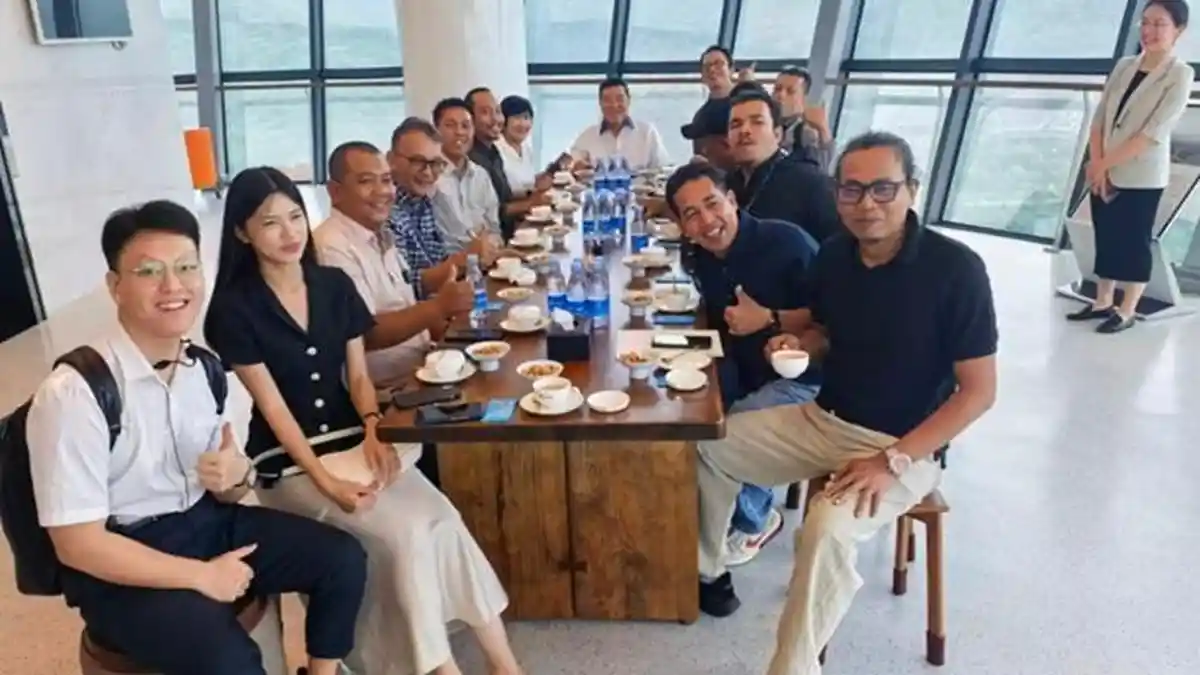 Menikmati Secangkir Kopi di Atas Cerobong, Menyaksikan Sampah Menjadi Listrik - Serambinews.com