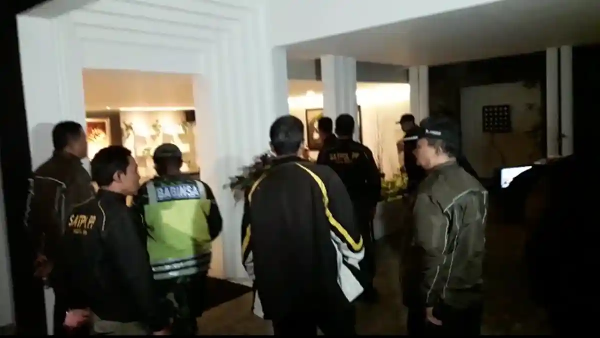 Keberadaan Rumah Mewah di Setra Duta yang Dialihfungsikan Kembali Menuai Protes
