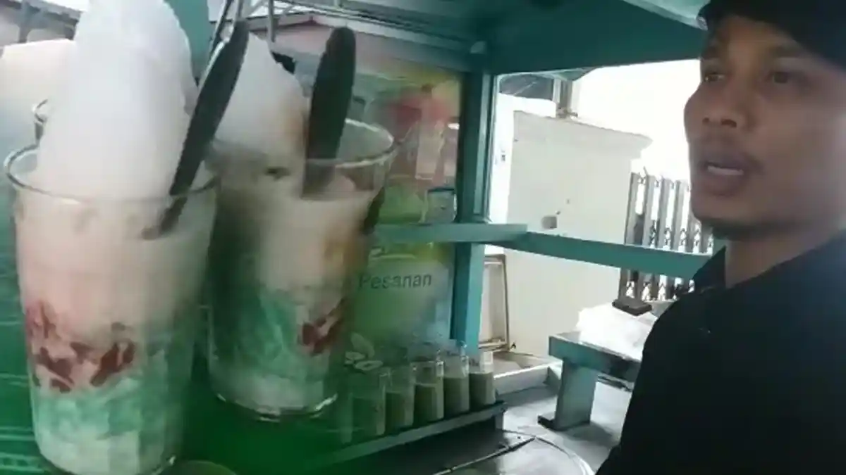 Main ke Padang, Jangan Lupa Jajanan Legendaris Super Nikmat, Es Cendol Patimura