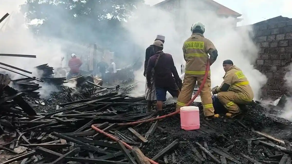 Gudang Kayu dan Sepetak Kos-kosan di Jimbaran Ludes Terbakar, Sempat Padam Api Kembali Menyala