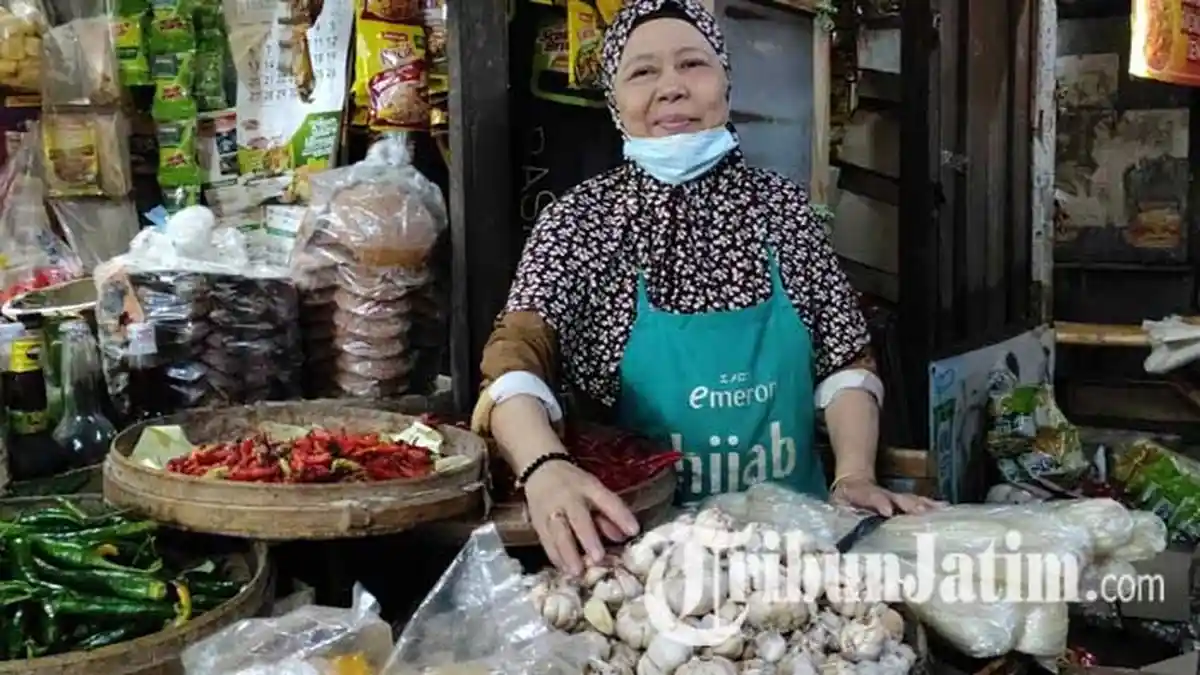 Harga Bawang Merah dan Bawang Putih di Pasar Dolopo Baru Madiun Naik Jelang Ramadan 2022
