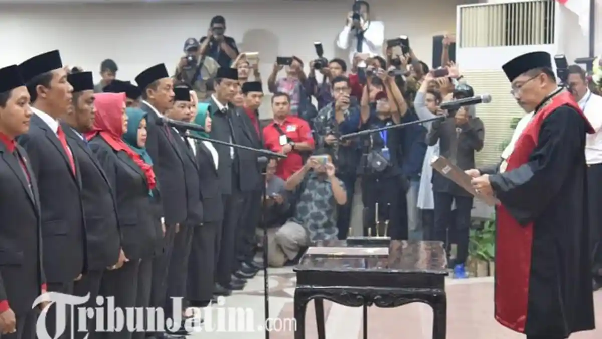 Selesai Dilantik, Anggota DPRD Jember Diajak Kerja Keras Lima Bulan ke Depan
