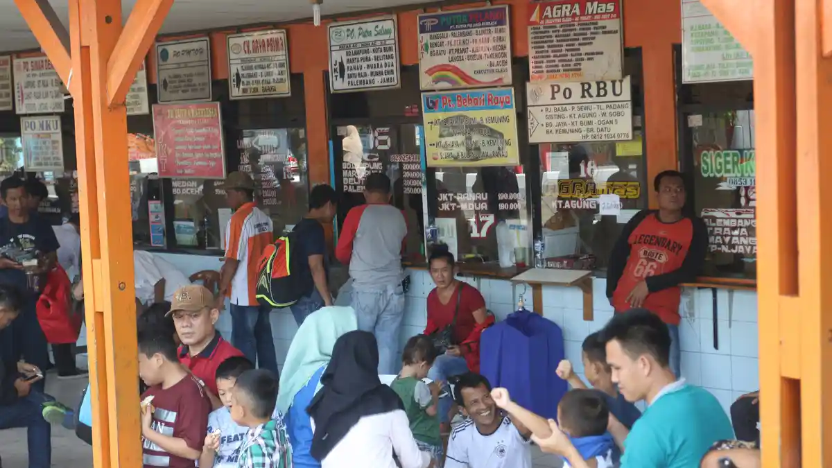 Libur Natal dan Tahun Baru 2019, Lonjakan Penumpang di Terminal Kalideres Diprediksi Malam Ini
