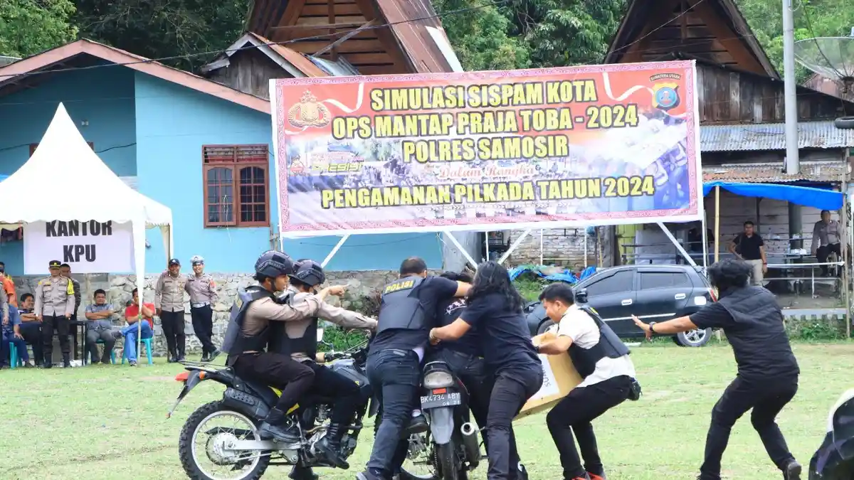 Simulasi Sispamkota dan Penandatanganan Deklarasi Pilkada Damai 2024 di Samosir