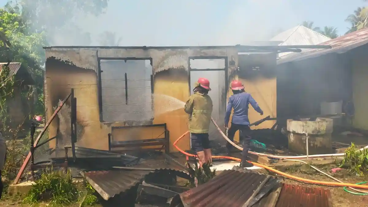 BREAKING NEWS: Kebakaran Rumah Warga di Desa Pilolalenga Gorontalo 