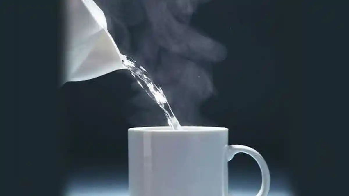 5 Manfaat Minum Air Panas untuk Kesehatan Kulit, Bisa Jadi Pelembab Alami
