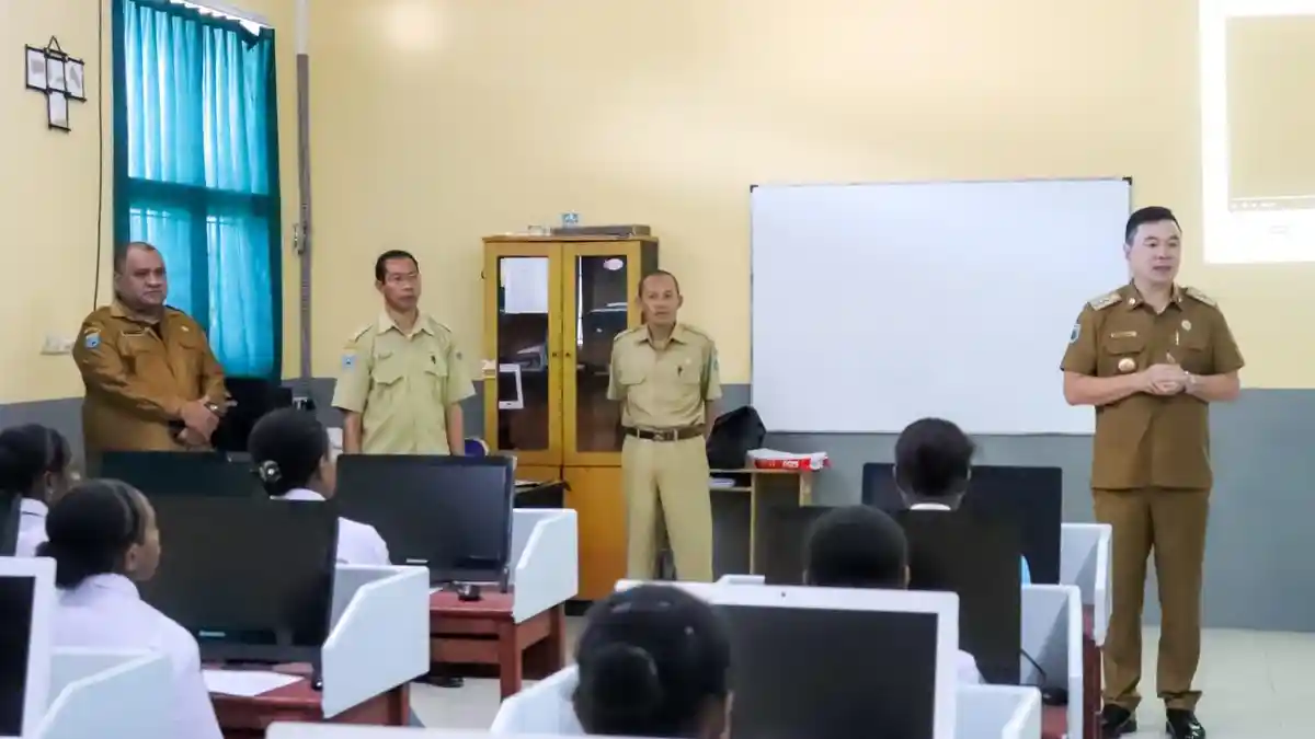 Bupati Freddy Memotivasi Peserta Seleksi Beasiswa SMA Karunia Kasih