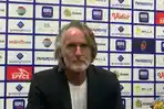 Pelatih-Dewa-United-FC-Jan-Olde-Riekerink.jpg