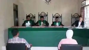 SIDANG-CERAI-Ilustrasi-sidang-gugatan-perceraian-Dipicu-Beberapa-FaktorD.jpg