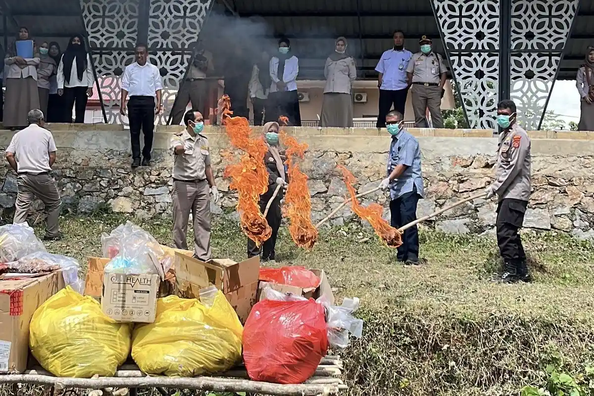34 Kilogram Daging Sapi Tanpa Dokumen Kesehatan Dimusnahkan Balai Karantina Sulawesi Tenggara