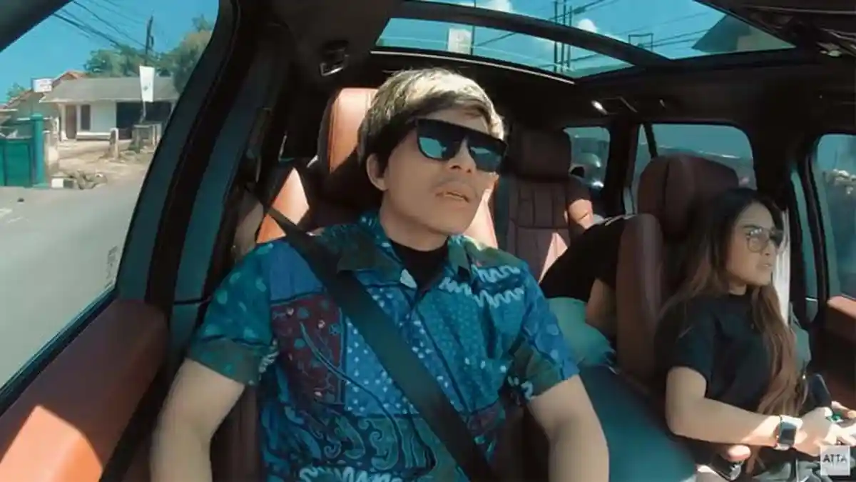 Curhat ke Aurel Hermansyah, Atta Halilintar Sampai Nangis di Depan Umi : Enggak Peduli Imageku Jelek