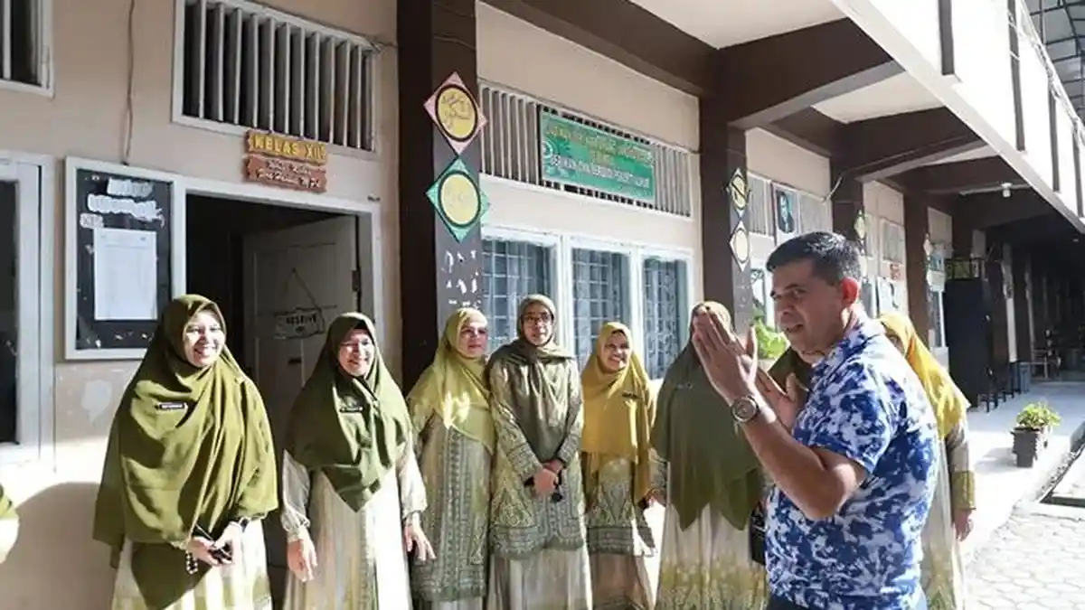 Plt Kadisdik Aceh Nyatakan Guru Tak Hanya Mengajar, tapi Juga Menuntun ke Surga