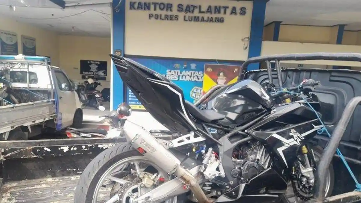 Kecelakaan Maut, Seorang Pelajar Tewas, Motor Sport 250 CC Tabrak Truk