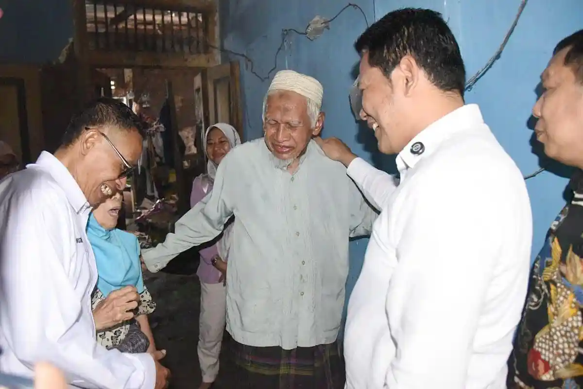 Rumah Modin di Sidoarjo Diperbaiki Pemkab, Bupati Subandi Turun Langsung Tinjau Kerusakan