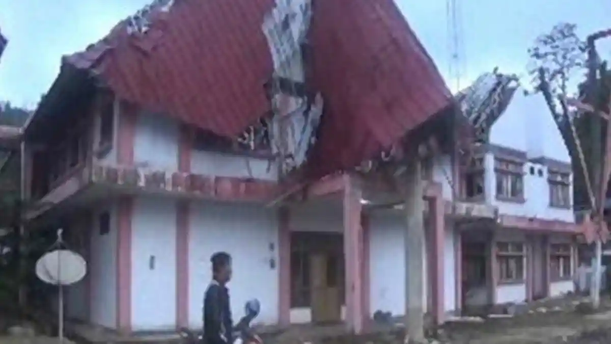 Rumah Wakil Rakyat Porak-Poranda Dihantam Puting Beliung